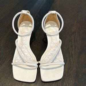 Shutz Galle sandal. White. Size 8B.